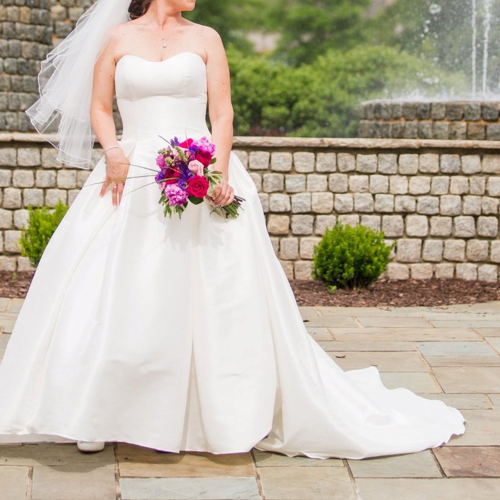 Ella Rosa Wedding Dress - Picture 2 of 7
